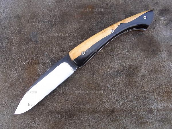 Couteau pliant L.LATASTE manche en ébène du Mozambique avec lame en acier inoxydable 14C28N brut de forge