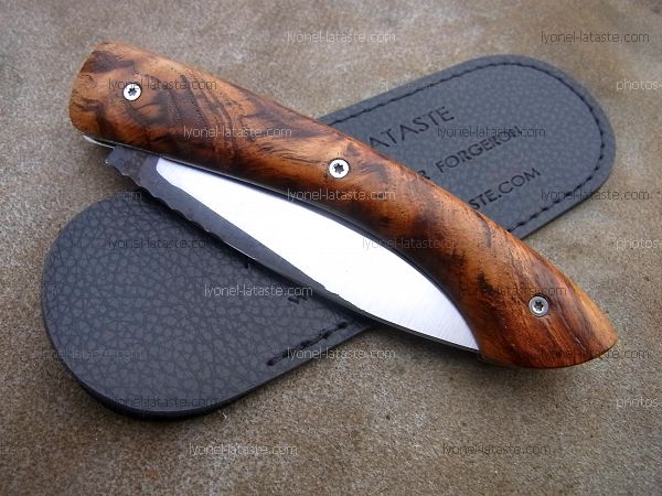 Couteau pliant L.LATASTE manche en loupe de châtaignier avec son étui de protection,(fourreau de poche).