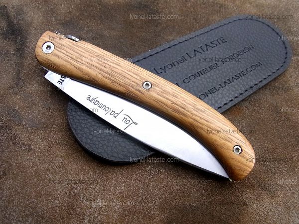 Couteau LOU PALOUMAYRE manche en robinier avec son étui de protection, (fourreau de poche).