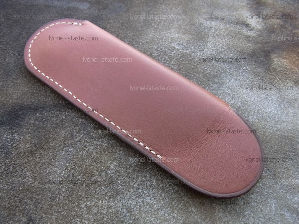 Fourreau de poche en cuir pour couteaux L.LATASTE, BECASSIER, LOU PALOUMAYRE et BAZADAIS.