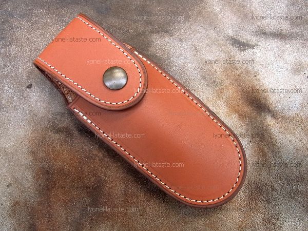 Etui de ceinture en cuir pour couteaux pliants L.LATASTE, BECASSIER, LOU PALOUMAYRE et  LE BAZADAIS. 