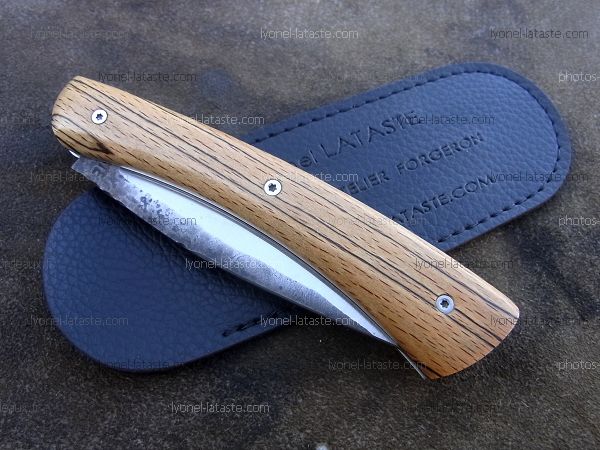 Couteau pliant Le GRAAL avec son étui de protection,(fourreau de poche).