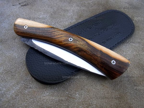 Couteau pliant Le GRAAL avec son étui de protection,(fourreau de poche).
