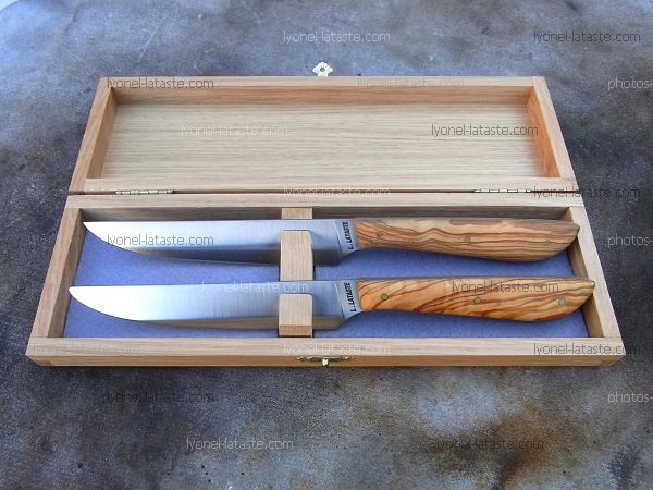 Couteaux de table L.LATASTE manches en olivier coffret 2 pièces.