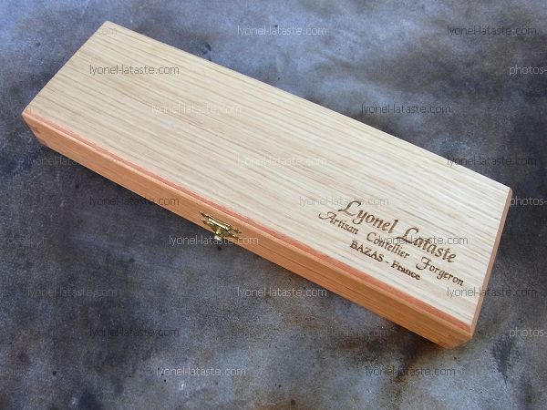 Couteaux de table L.LATASTE, présentation du coffret en chêne.