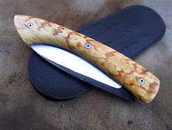 Couteau pliant L.LATASTE manche en platane échauffé, lame brut de forge avec son étui de protection (fourreau de poche).