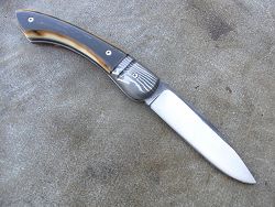 Double passant étui de ceinture en cuir pour couteaux pliants L.LATASTE, BECASSIER, LOU PALOUMAYRE et  LE BAZADAIS. 