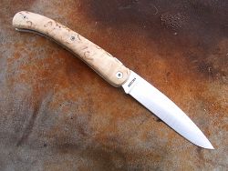 Couteau LOU PALOUMAYRE avec un manche en bouleau madré.