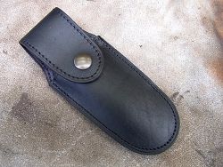 Etui de ceinture en cuir pour couteaux L.LATASTE, couteau BECASSIER, couteau LOU PALOUMAYRE, couteau Le GRAAL et  couteau LE BAZADAIS. 