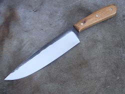 Couteau de cuisine forgé, manche en chêne avec lame en acier xc75.