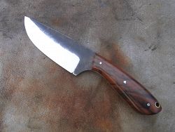 Couteau L.LATASTE manche en morado avec lame en acier forgé.